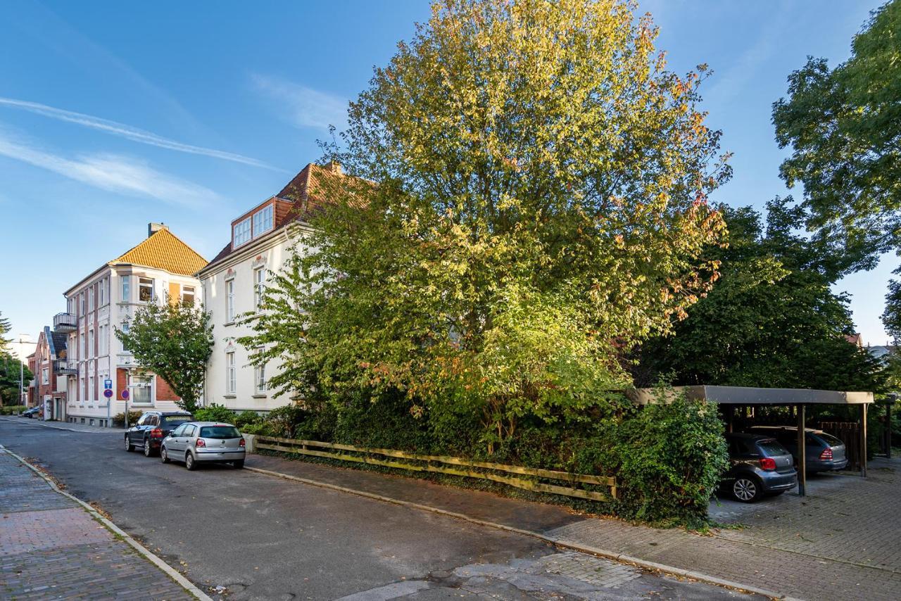 Apartment Villa Anna - Wohnung Mit Stellplatz Emden Kültér fotó